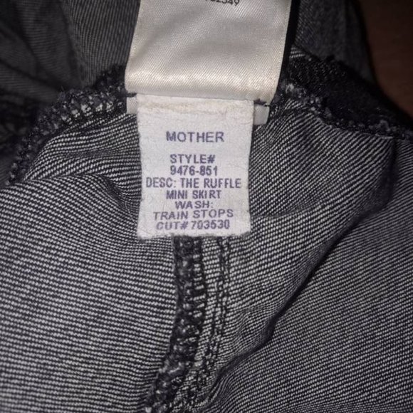 "The Ruffle mini skirt" - Picture 3 of 5